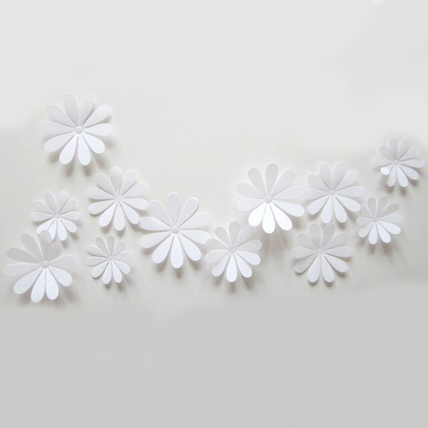 Bílé 3D květy na zeď - 12 ks