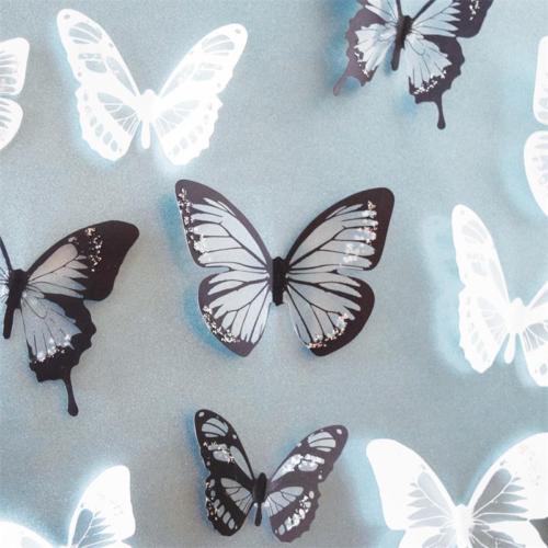 3D dekorace motýlů černo-bílá